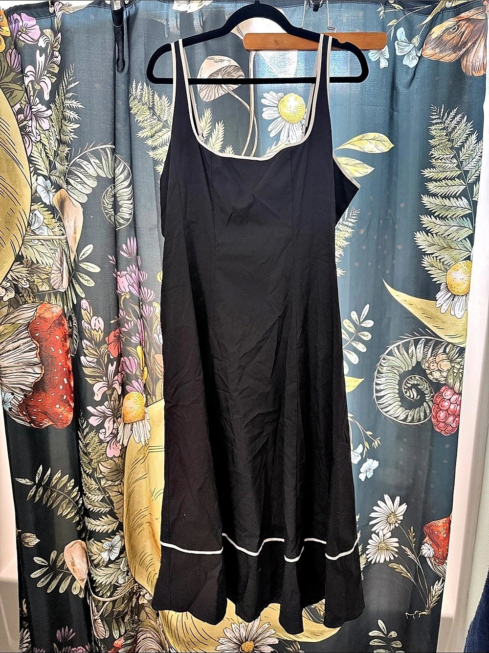 Express Stretch Cotton Poplin Piped Smocked Back Midi Dress with Pockets Black